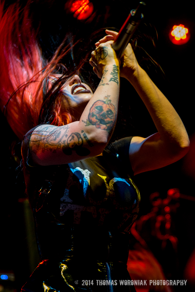 NEW YEARS DAY � LIVE PICS
